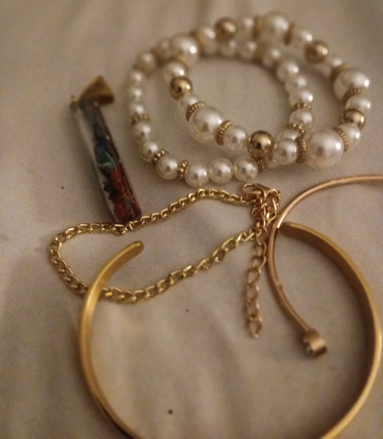 Pearl and Gold Tone Bracelets and Necklace Set - photo 4