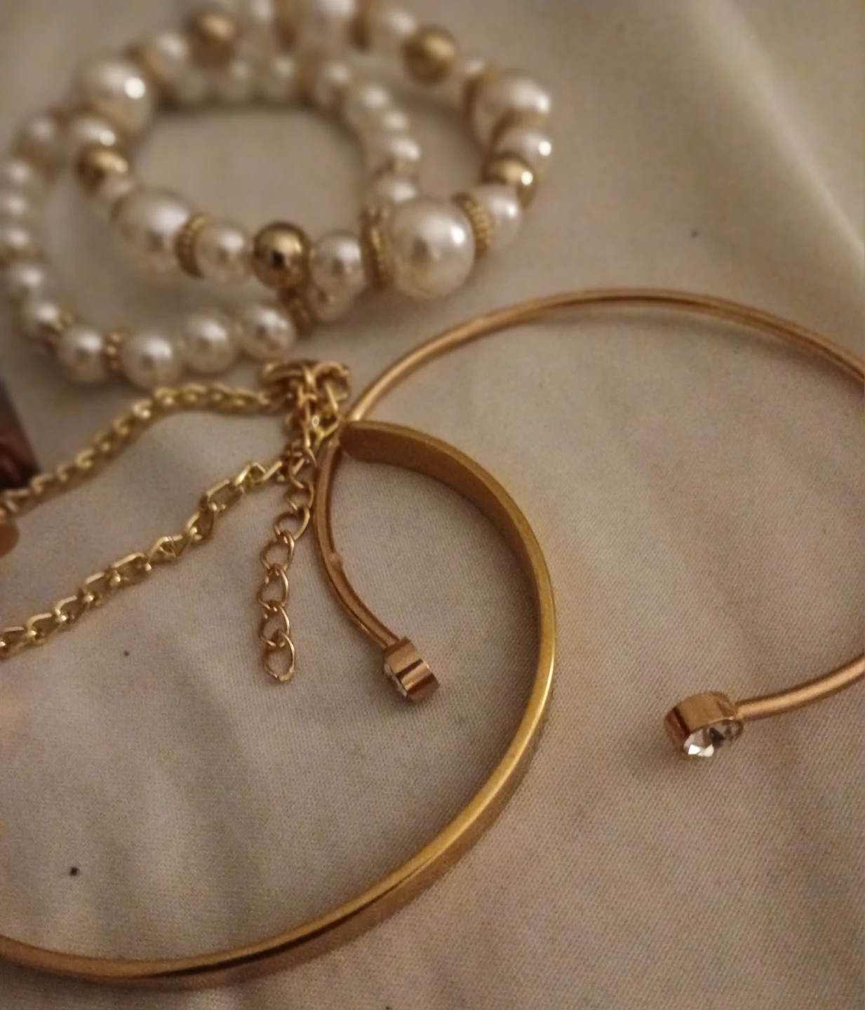 Pearl and Gold Tone Bracelets and Necklace Set - photo 5