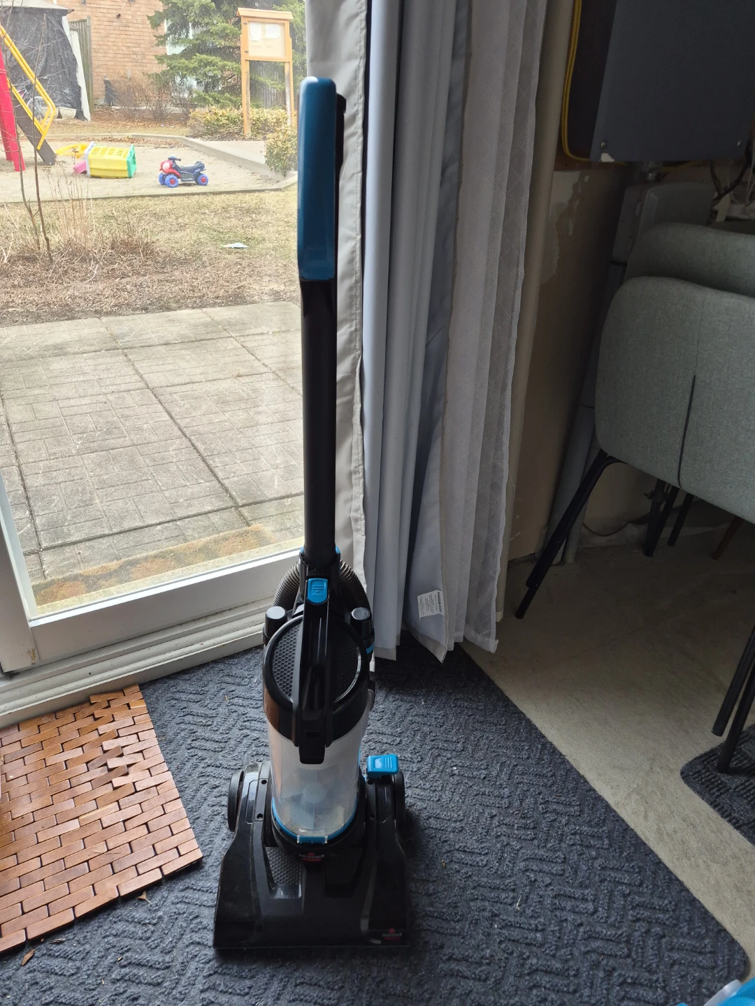 Bissell Vacuum Cleaner - photo 2