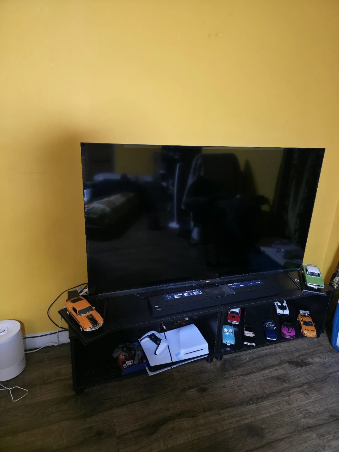 Philips 60" 4k Q-LED Roku TV - photo 2