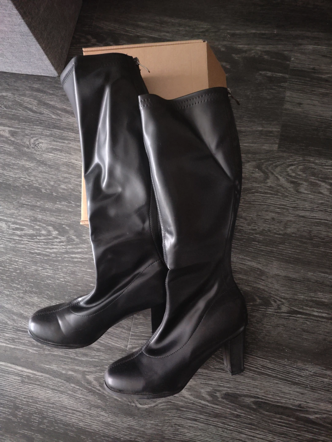 Black Knee-High Heel Boots