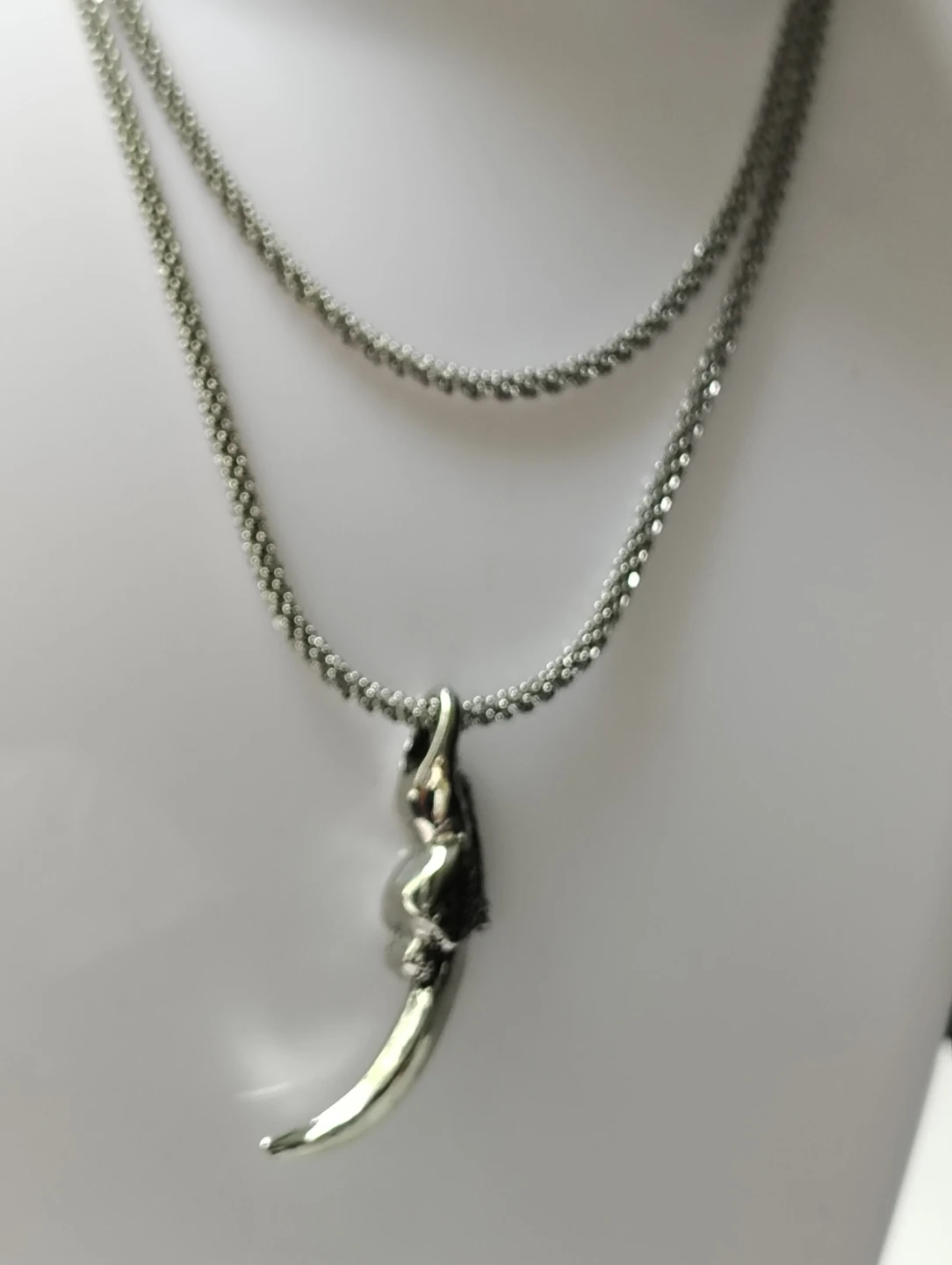 Silver Tone Claw Pendant Necklace - photo 4