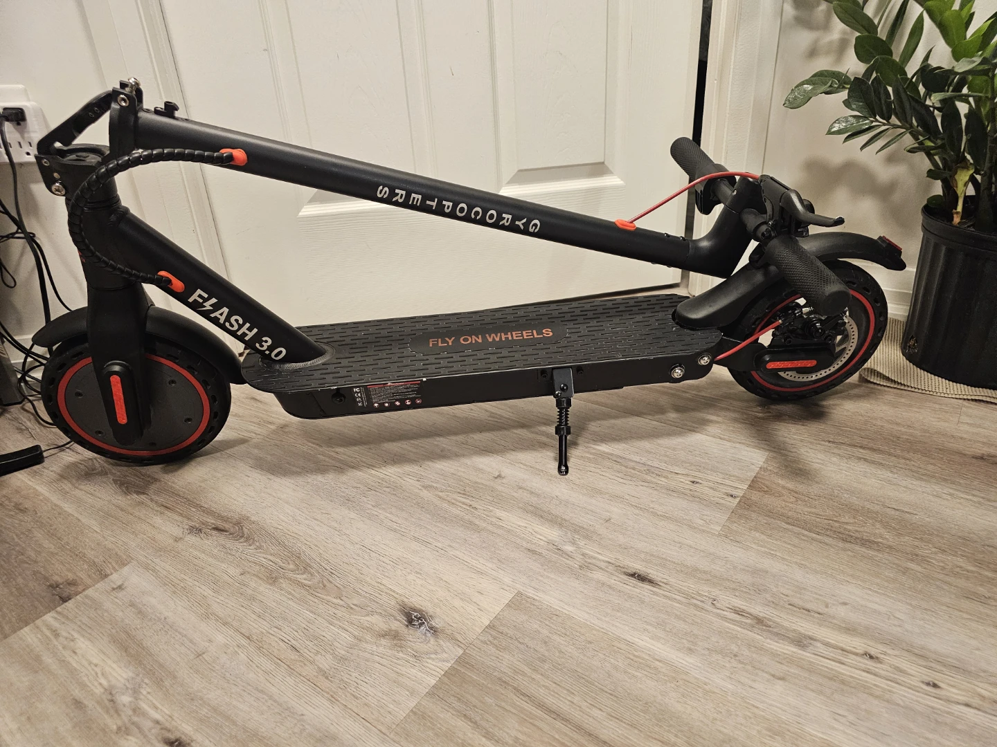 GyrosCoosters Flash 3.0 Electric Scooter - photo 2