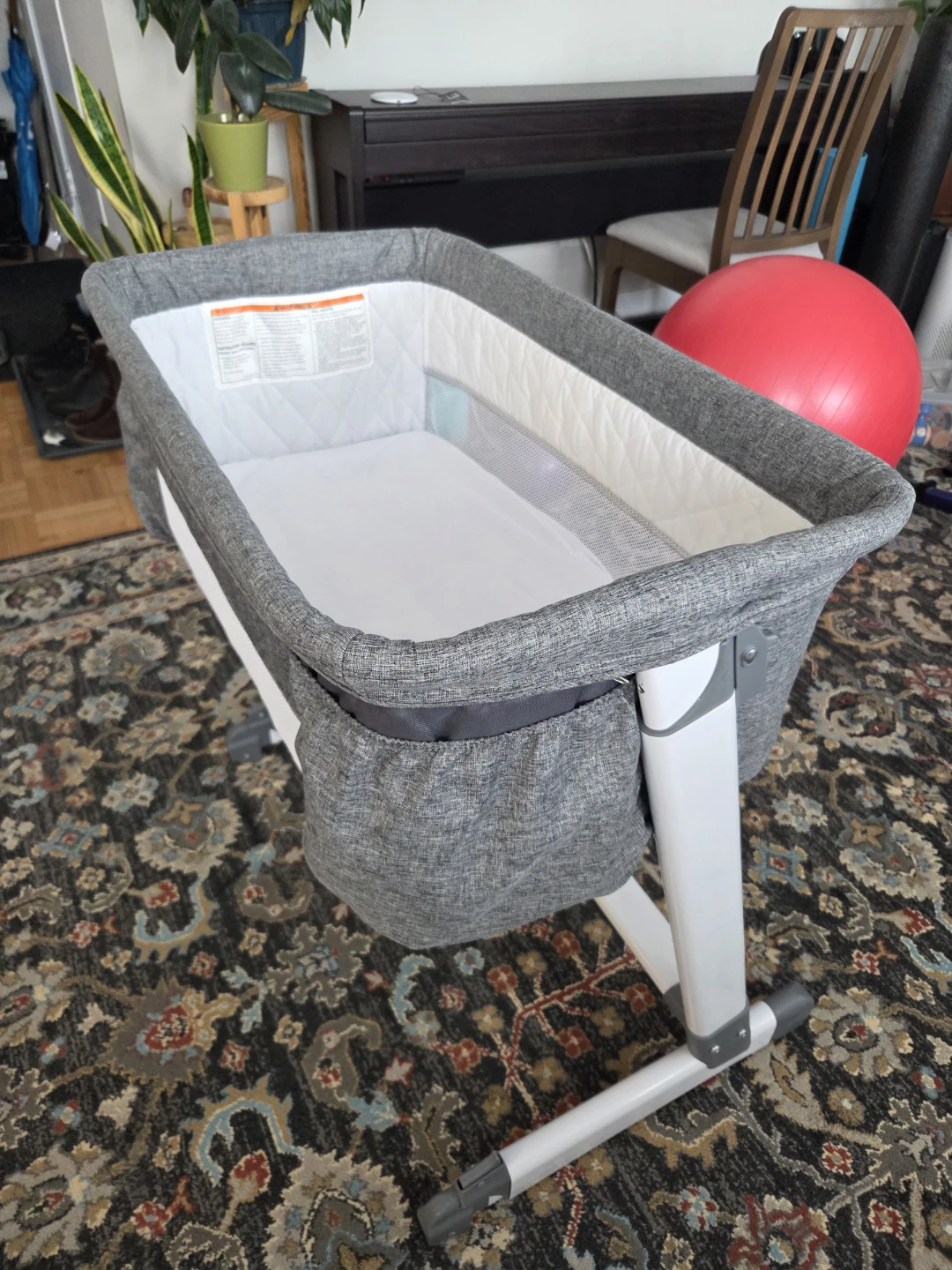 Delta Children Deluxe Bassinet