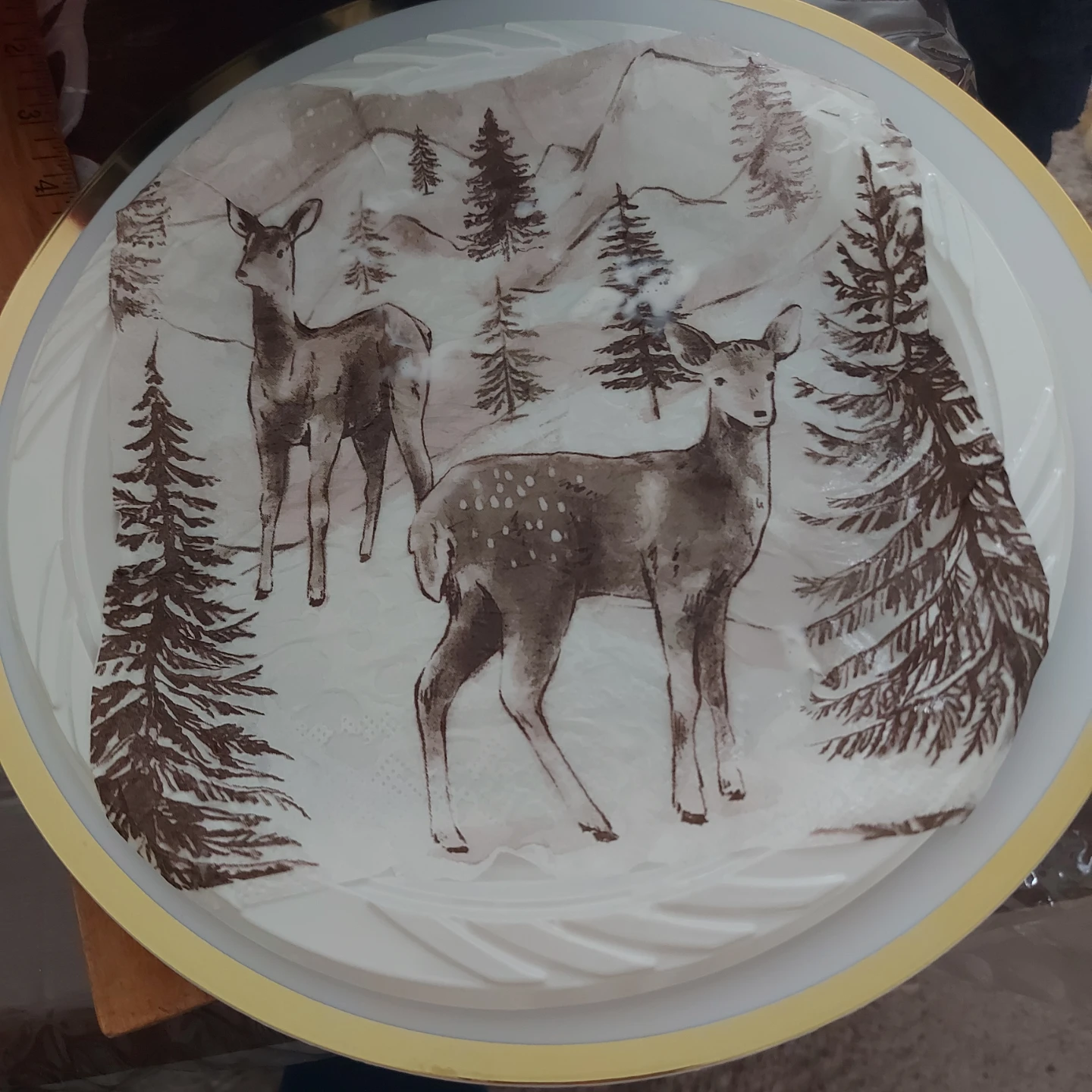 Decorative Plate with Deer and Trees Design 🥕