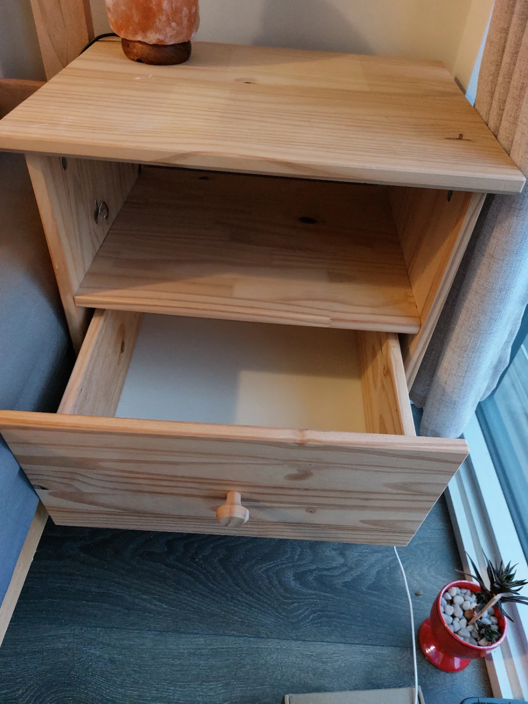 Natural wood bedside table - photo 3