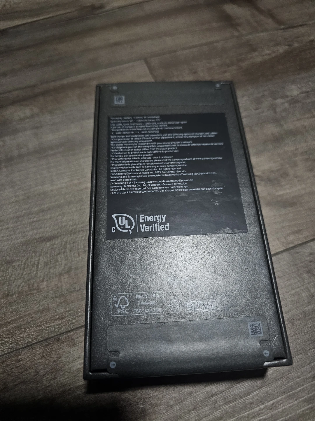 Samsung Galaxy S25 Phone - photo 2