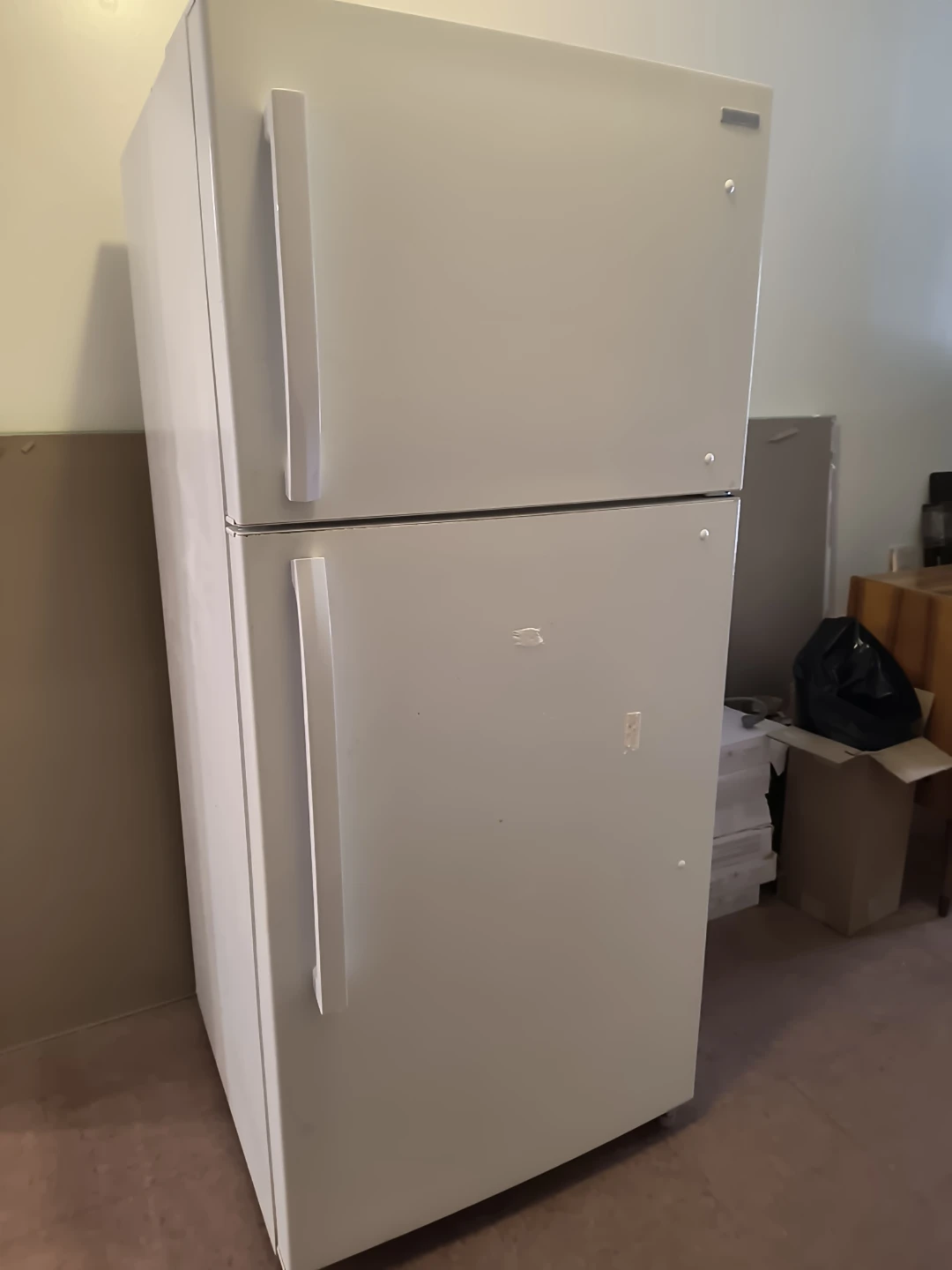 White Top Freezer Refrigerator