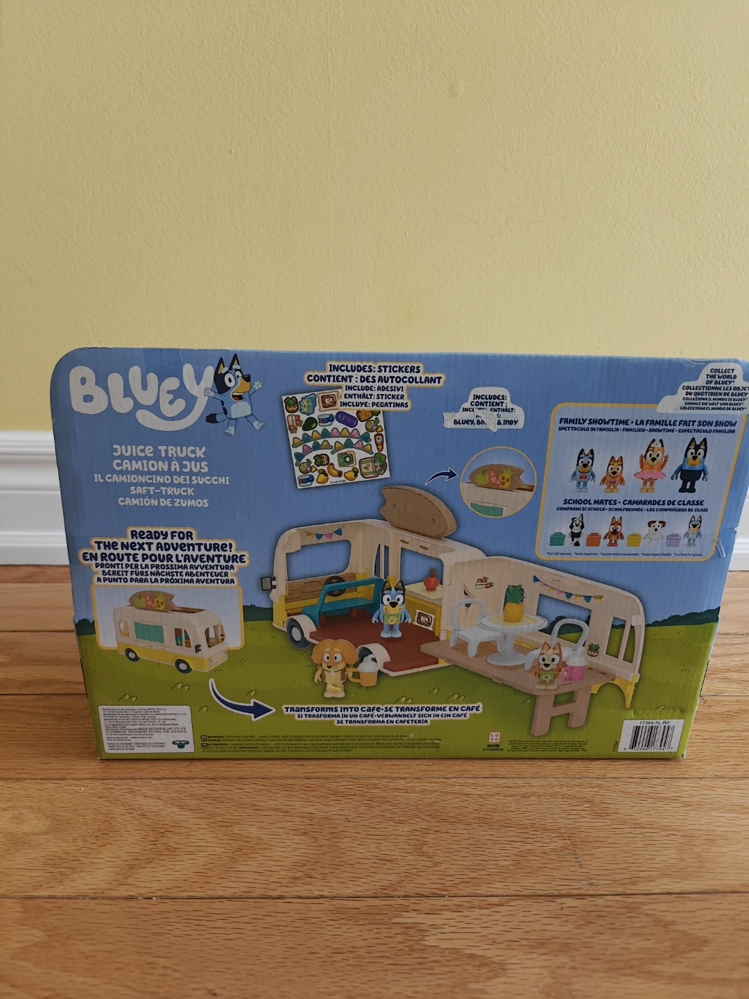 Bluey Juice Truck Transforming Playset - photo 2