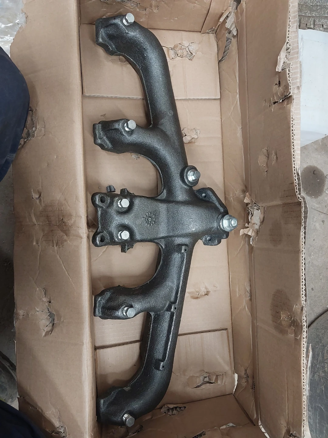 4.2L Exhaust Manifold