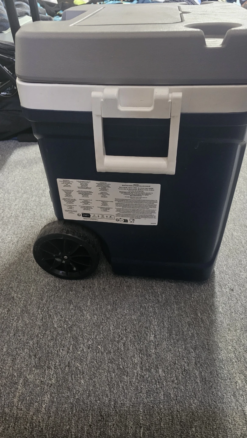 Igloo Latitude 62 Roller Cooler - photo 3