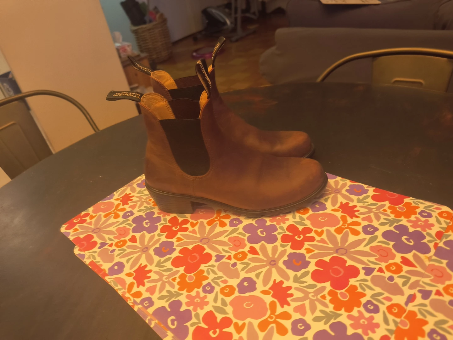 WOMENS Blundstone Chelsea Boots - Brown Leather Size 8 - photo 4