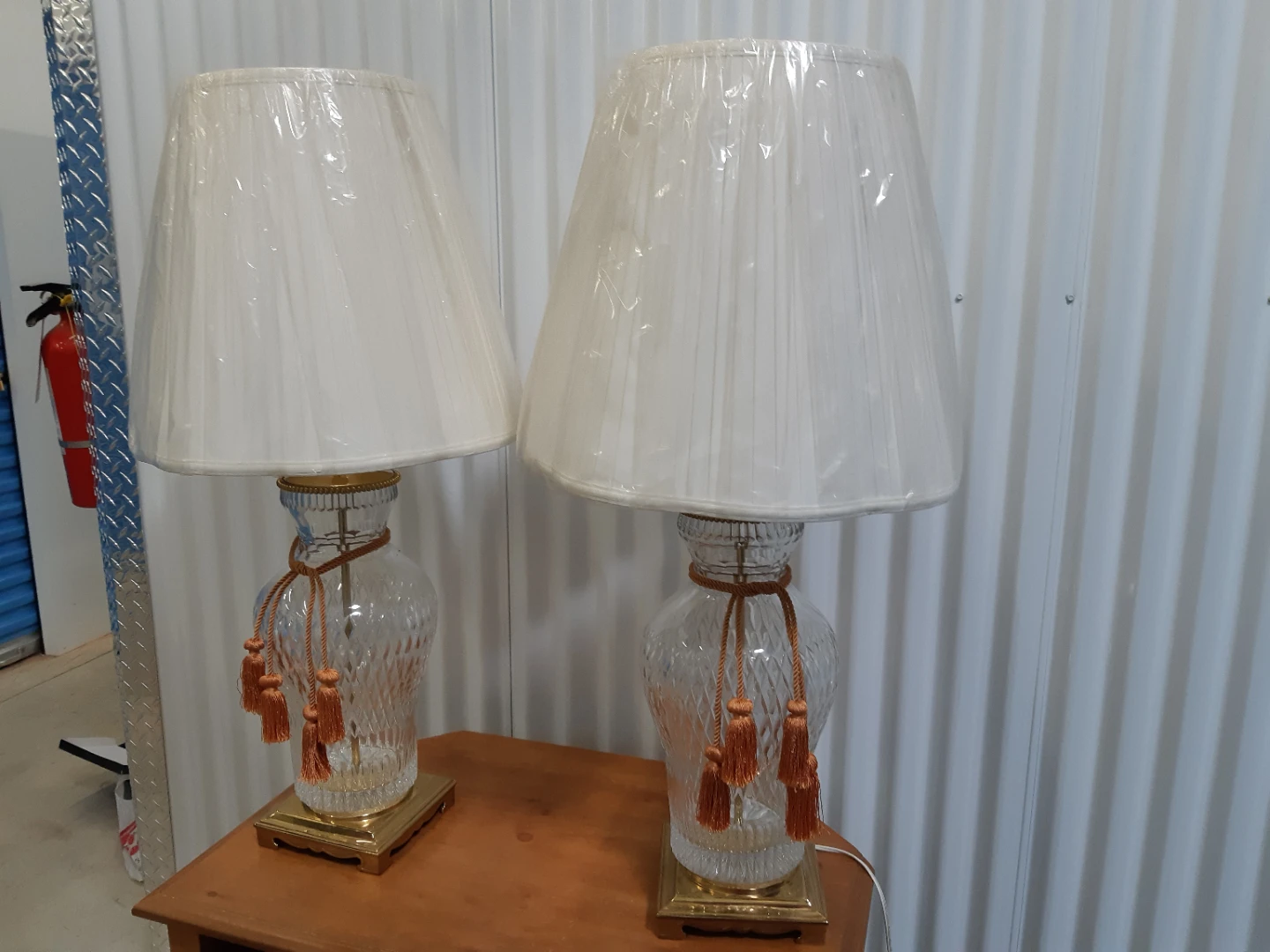 Pair of Crystal Glass Table Lamps with Tassels - photo 2