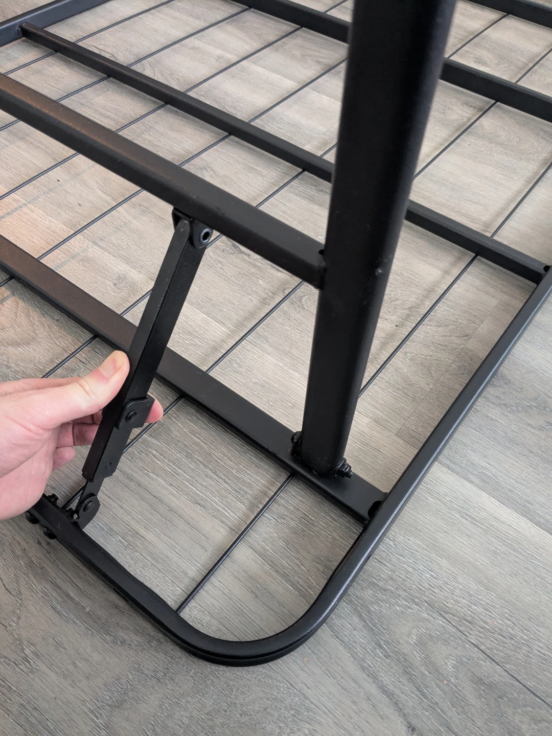 ​[FREE] Queen Size Bed Frame - Urgent Pickup by the 22nd! - photo 2