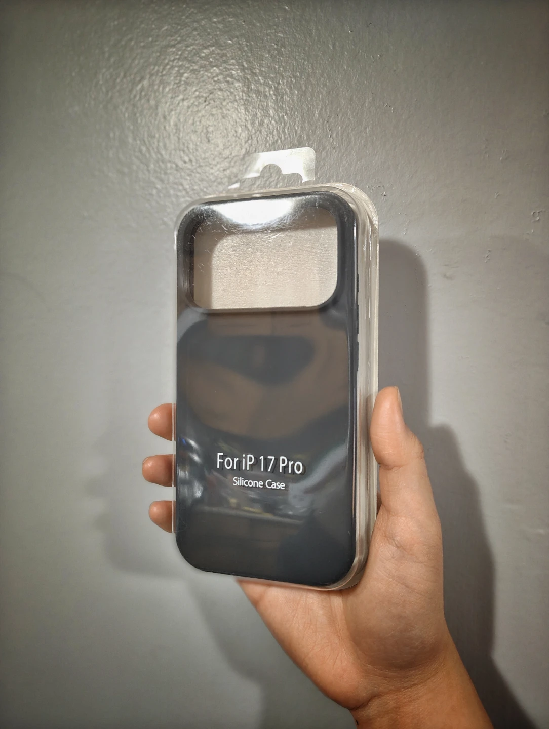 IPhone 17 Pro Grey Silicone Case MagSafe - photo 2
