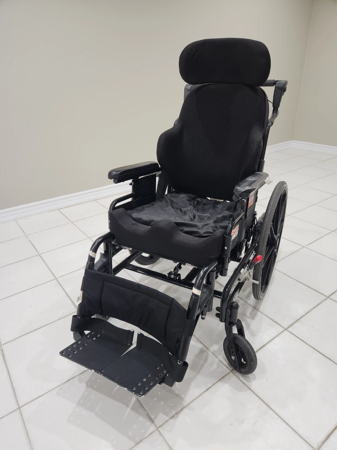 Power Plus Mobility Wheelchair with Headrest