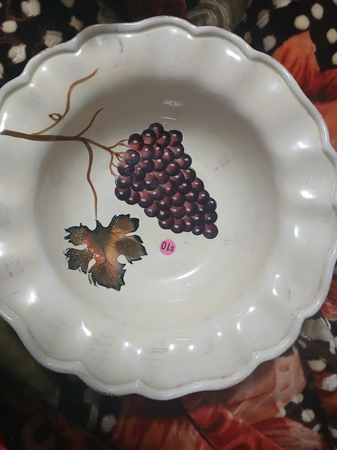 Villa Grande serving bowl with grapes