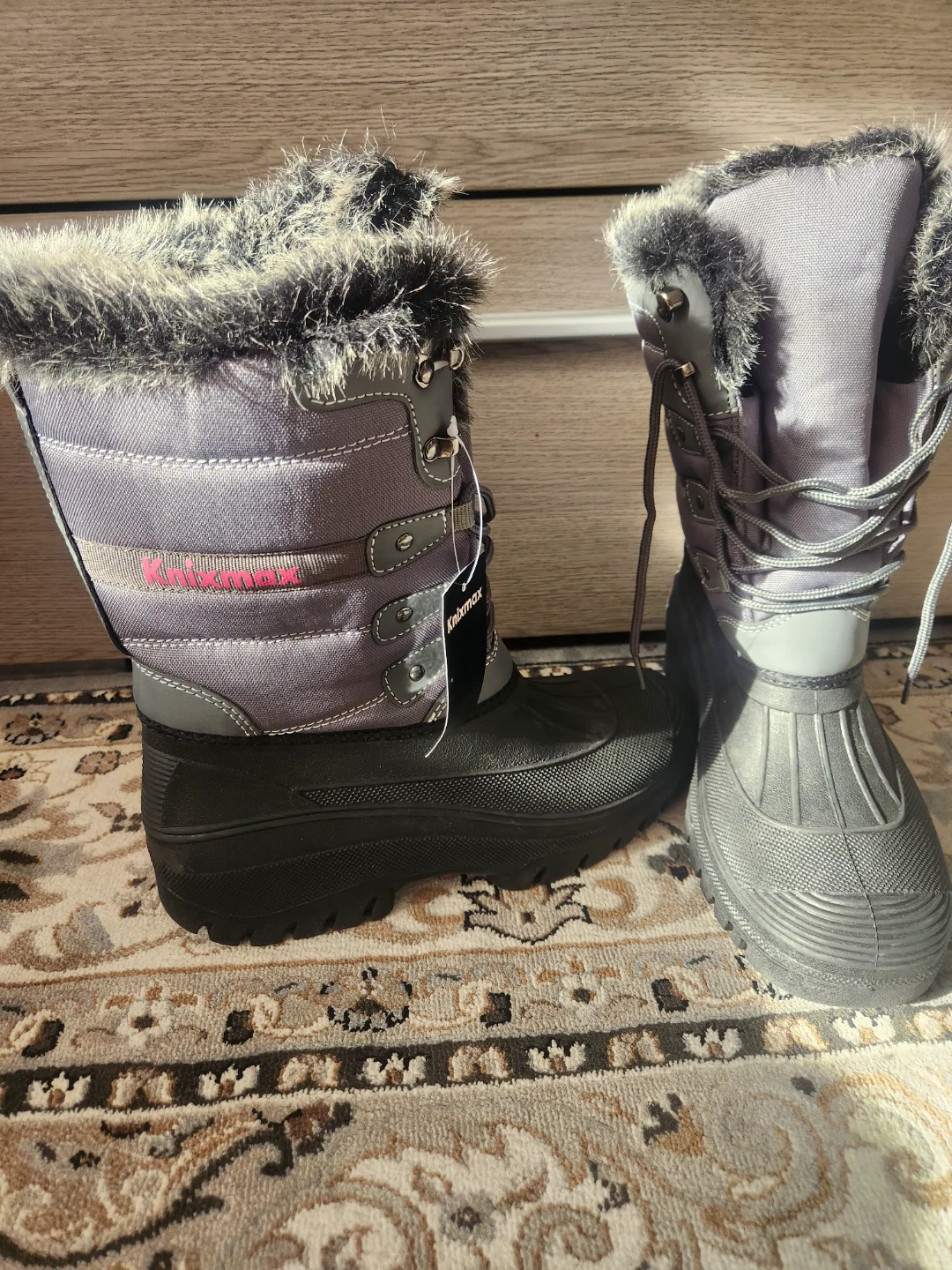 Snow Boots only size 40