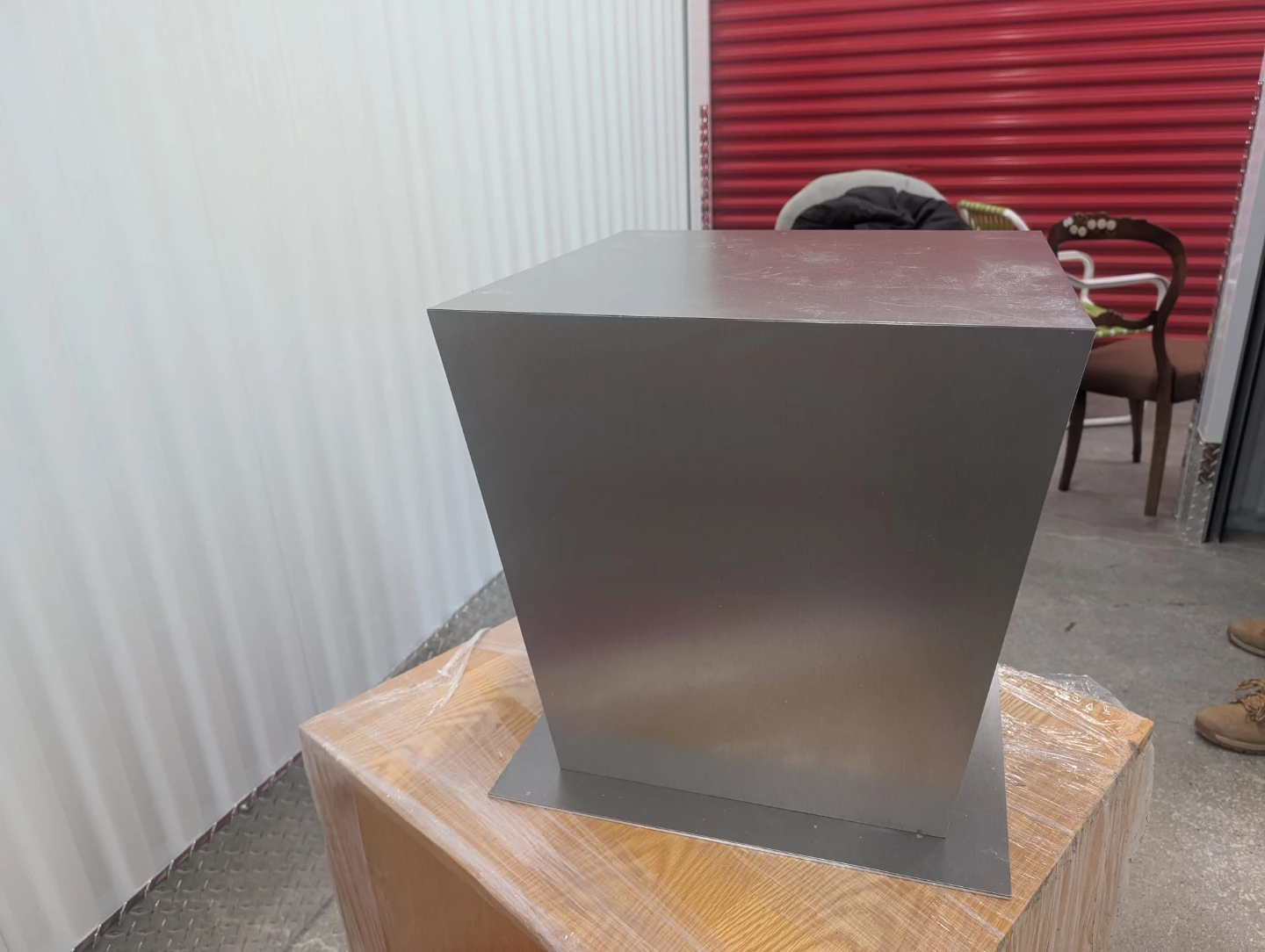 Modern Grey Pedestal Side Table - photo 2