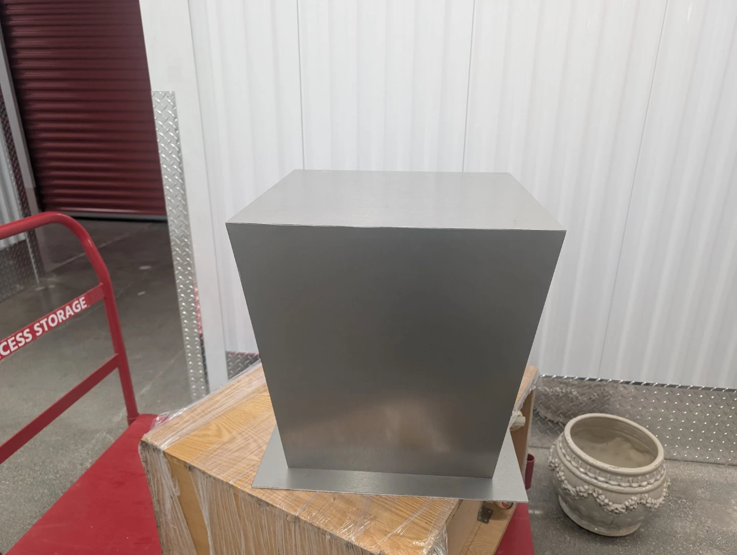 Modern Grey Pedestal Side Table - photo 4