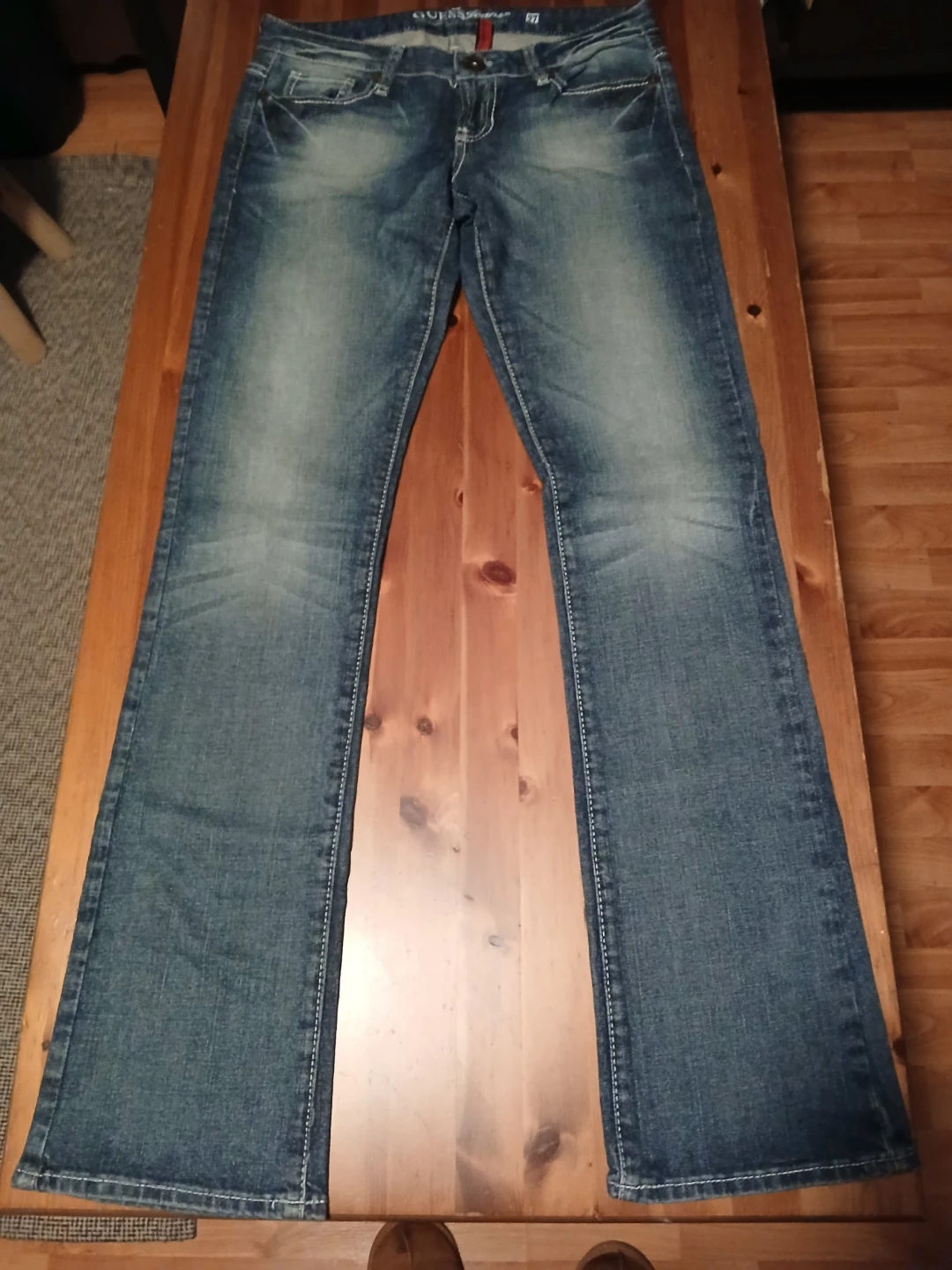 GUESS Jeans Women's midrise straight leg Jeans - Size 27