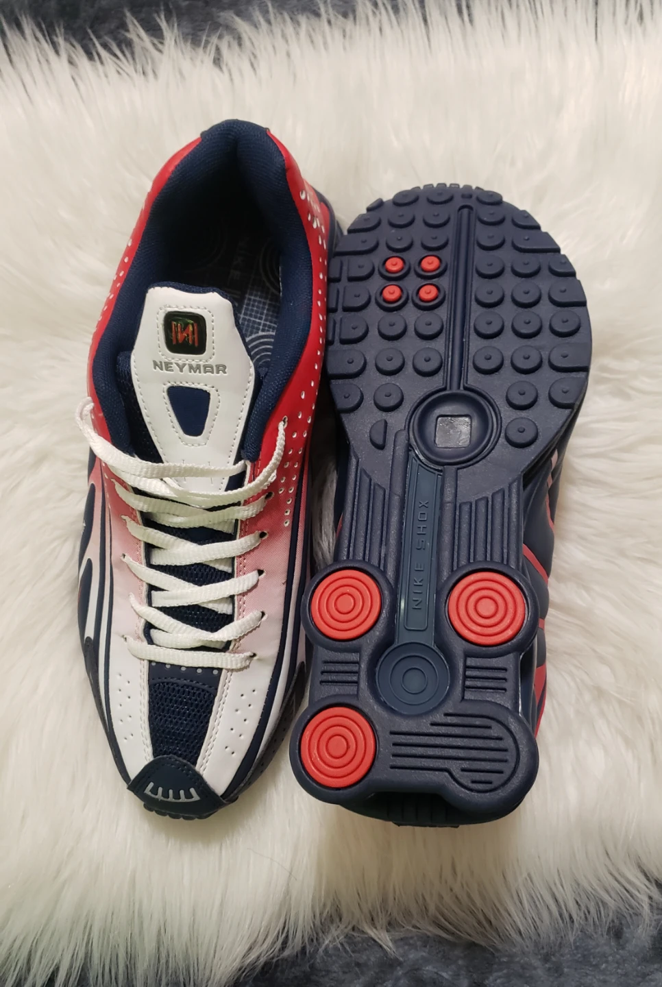 Brand new Mens Neymar Shox Nike Size 9.5