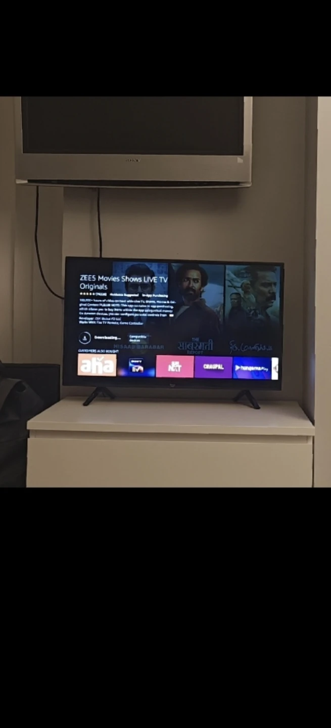 Amazon FireTV 2-Series 32" TV-URGENT PICKUP NEAR SURREY CENTRAL