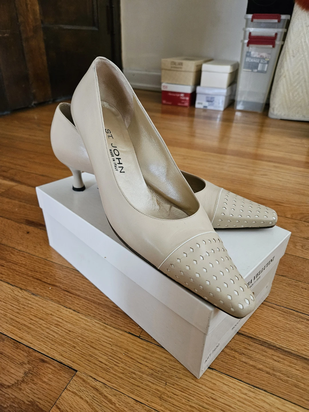 St. John Cream Leather Kitten Heel Pumps - Size 9 - photo 2