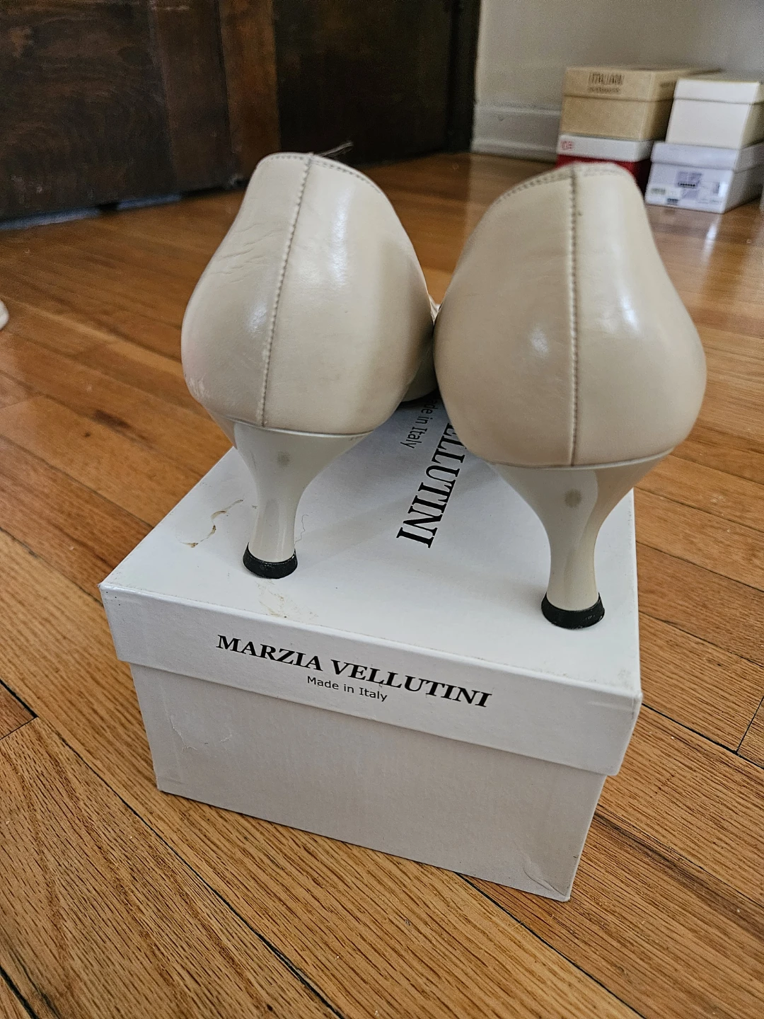 St. John Cream Leather Kitten Heel Pumps - Size 9 - photo 3