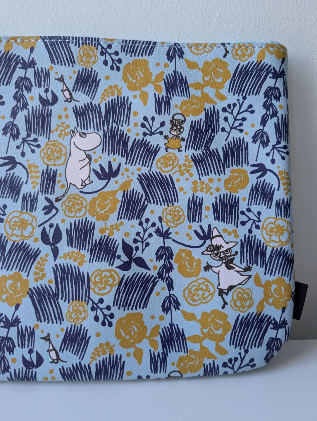 New zipper pouch Moomin Pouch Bag new without tag - photo 2