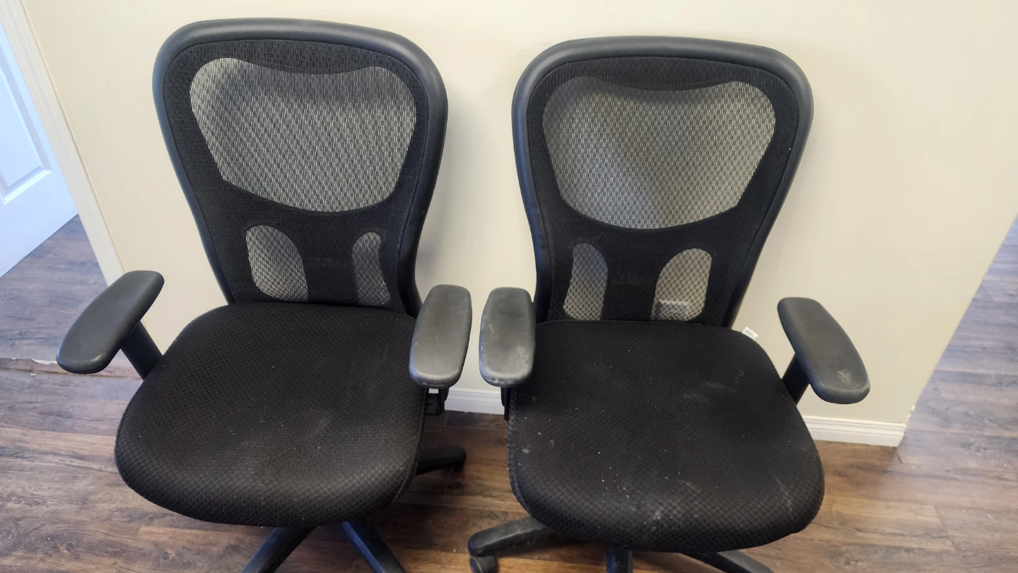 3 Black Mesh Office Chairs - photo 3
