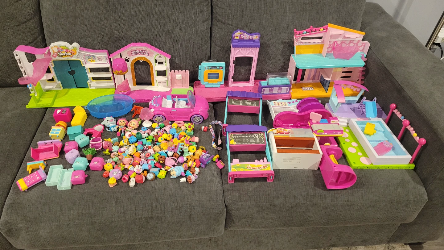 Shopkins Playsets and Accessories Bundle