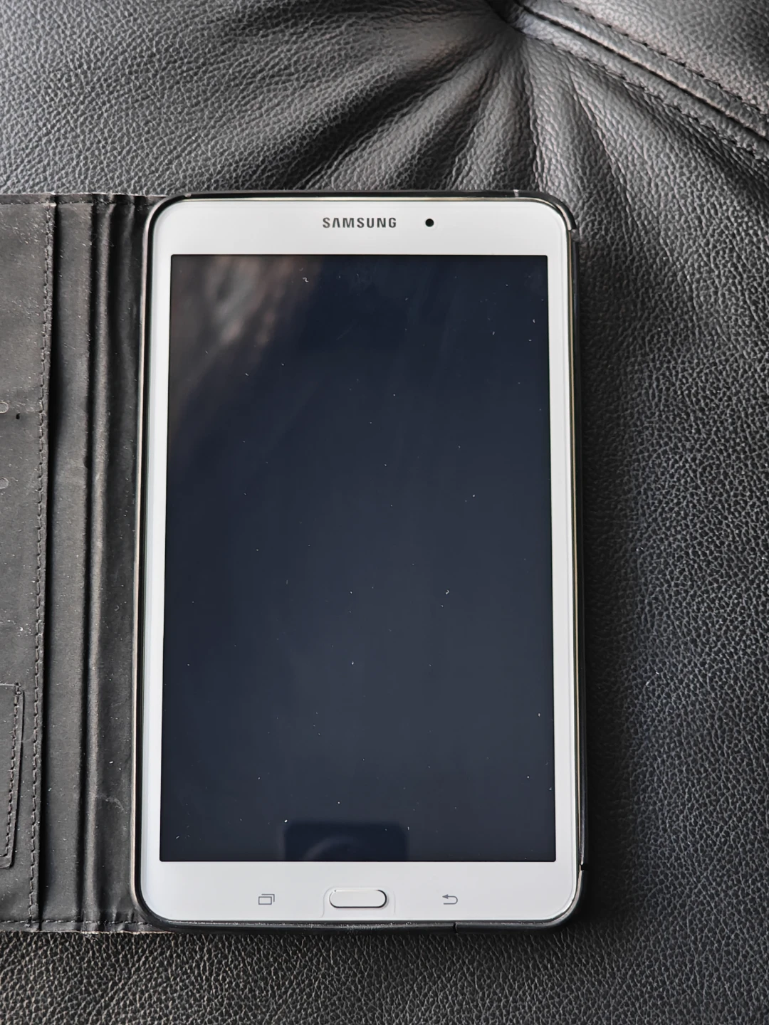 Samsung Galaxy Tab 4 tablet with case
