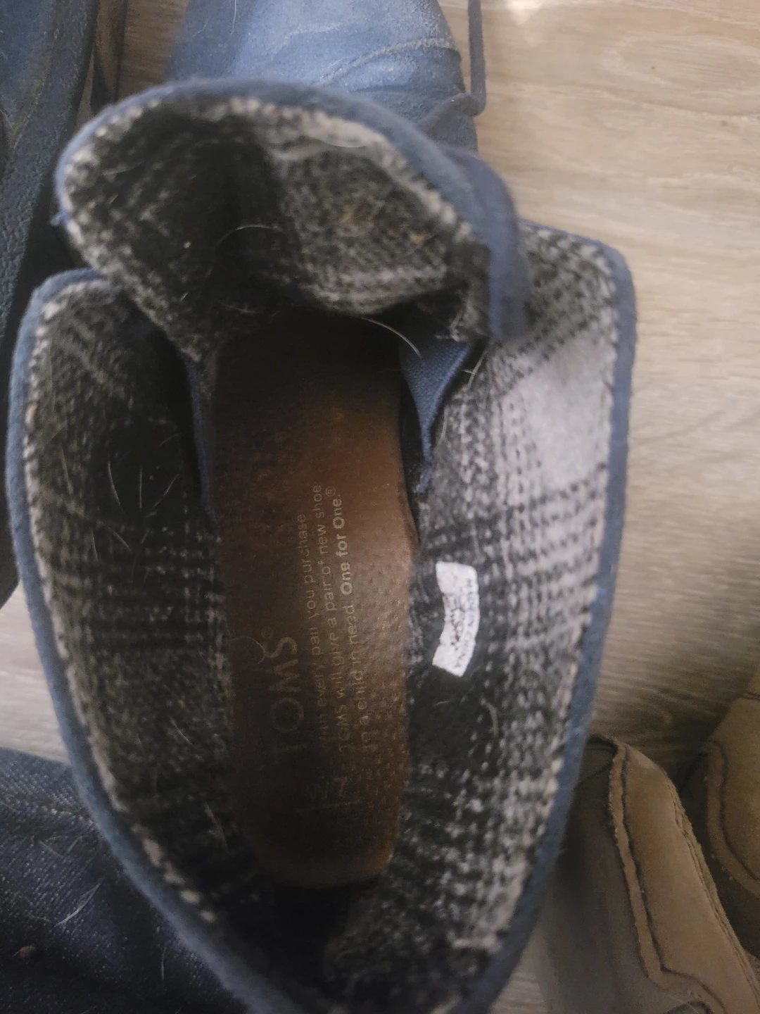 TOMS Navy Blue Suede Ankle Boots - photo 2
