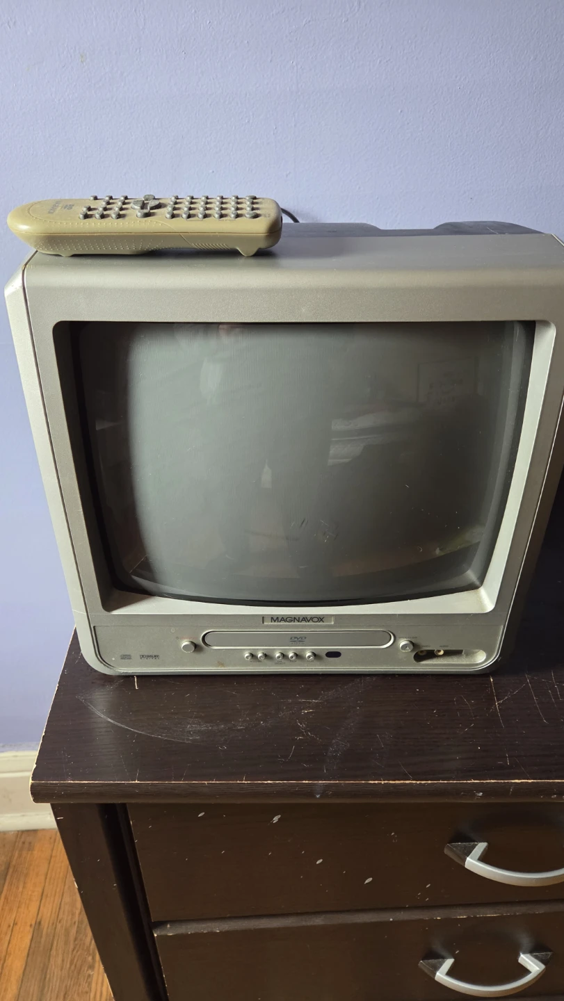 Magnavox TV/DVD Combo with Remote