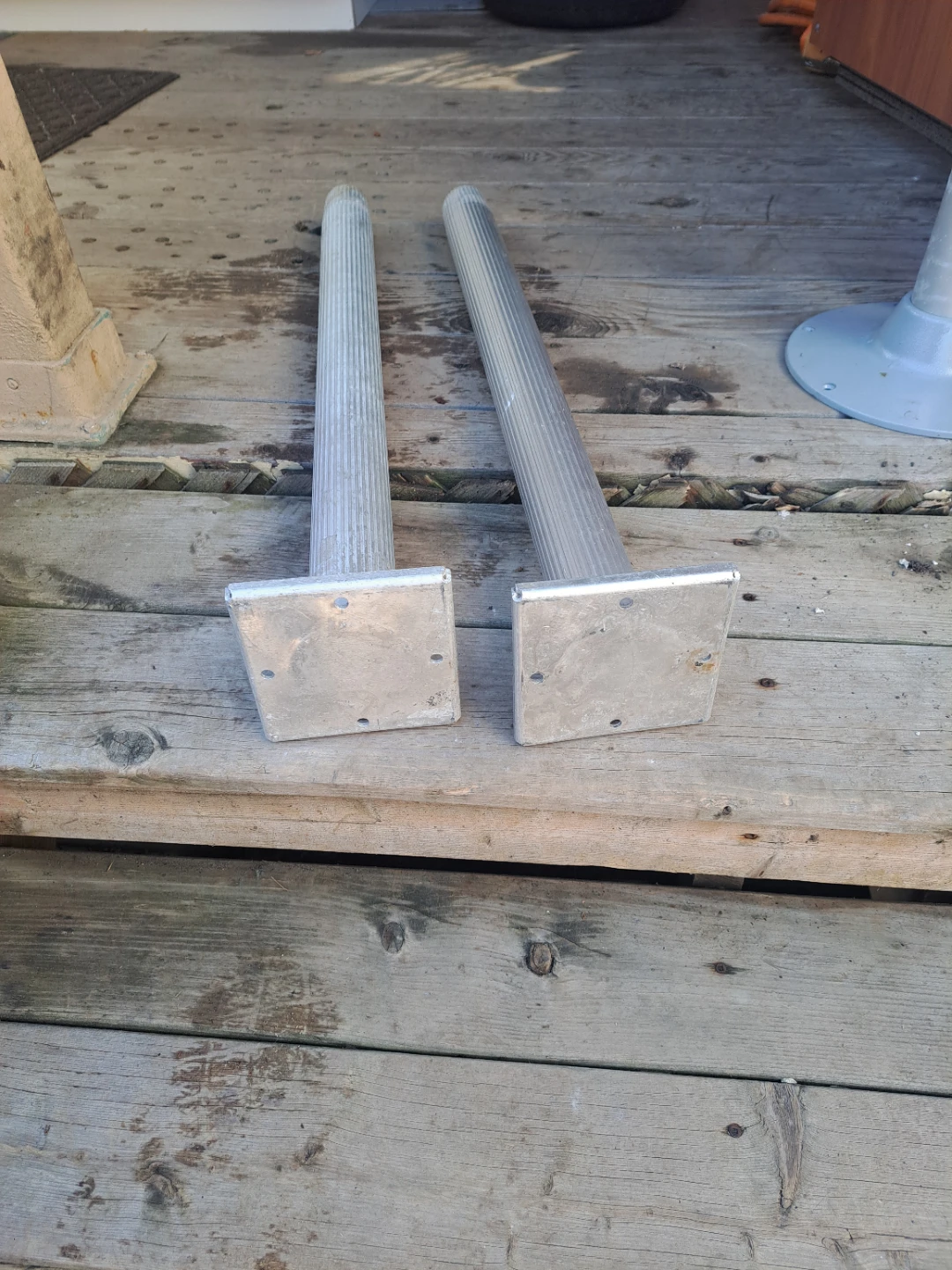 Pair of Silver Aluminum Pedestal Legs - photo 3