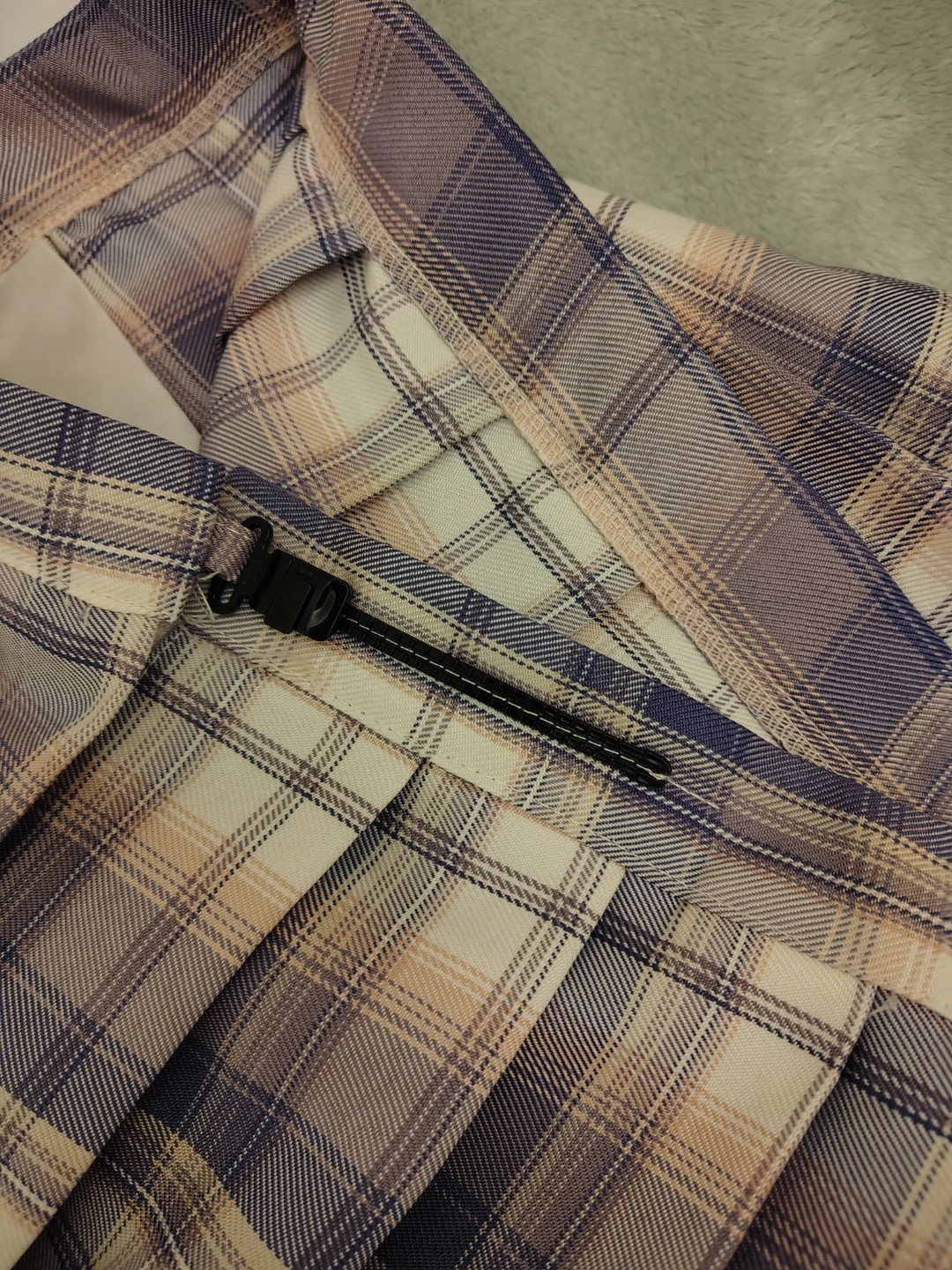 White Short Sleeve Button-Up Shirt and Plaid Pleated Skirt Set - photo 3
