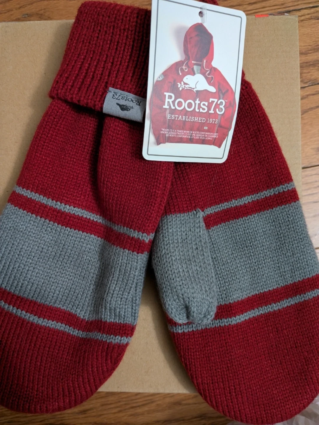 NEW Small Roots73 Mittens