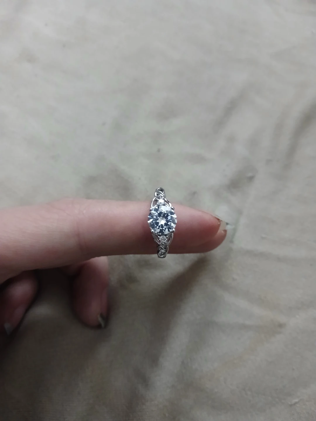925 Silver And 2 Carat Moissanite Ring