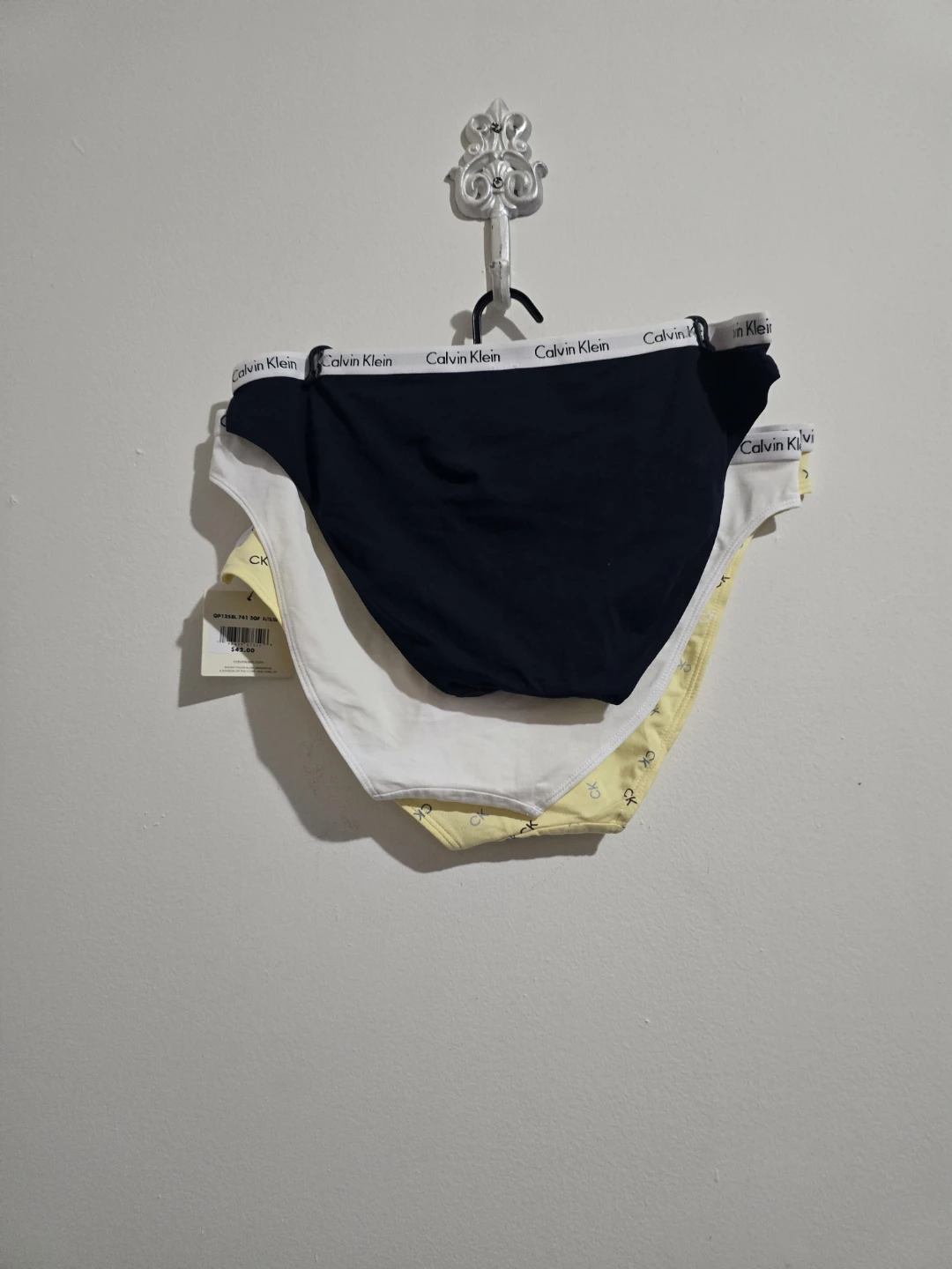 NWT Calvin Klein Underwear Set - Size XL - 3-Pack (Yellow, Black - photo 2