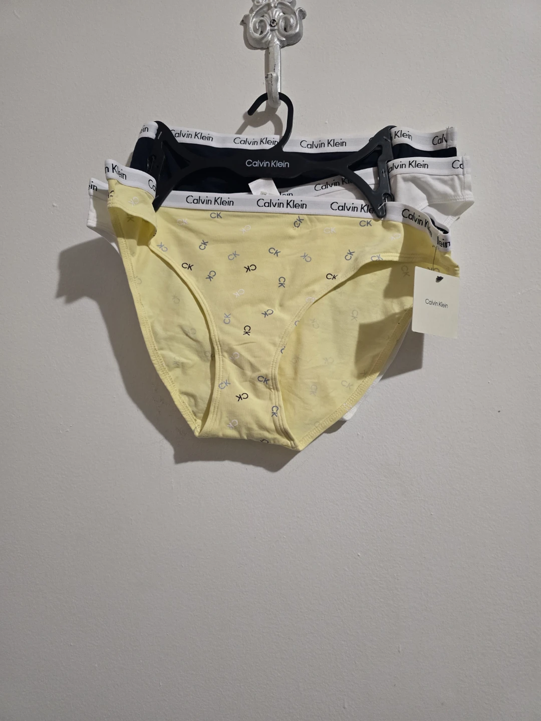 NWT Calvin Klein Underwear Set - Size XL - 3-Pack (Yellow, Black - photo 3