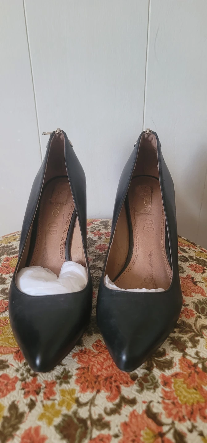 ALDO Black Pointed Toe Heels with Gold Zipper Back - photo 5