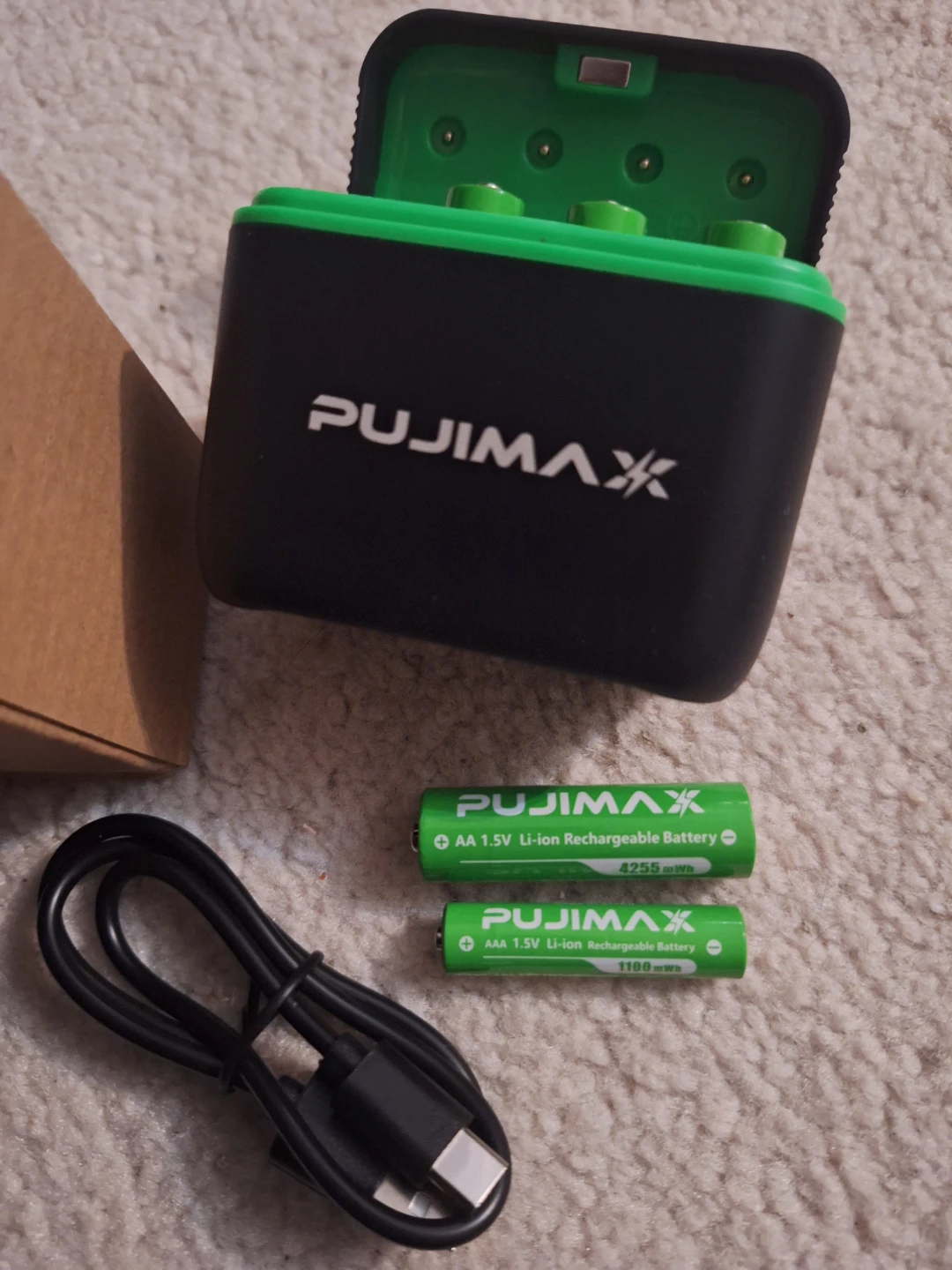 NEW PUJIMAX Battery Charger Case with 1.5V Batteries⚡️