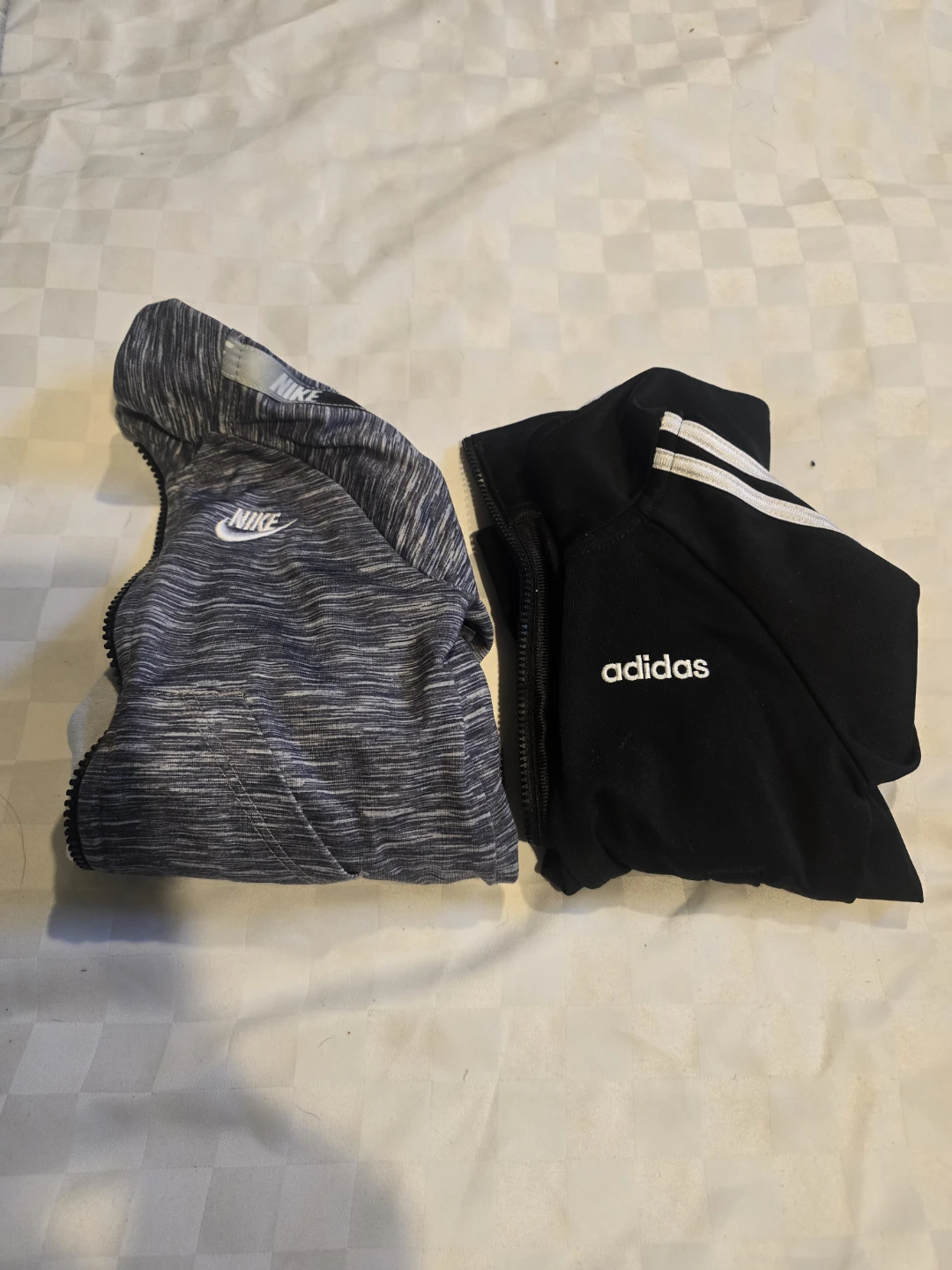 Boys 12 to 18 jogging suits - photo 3