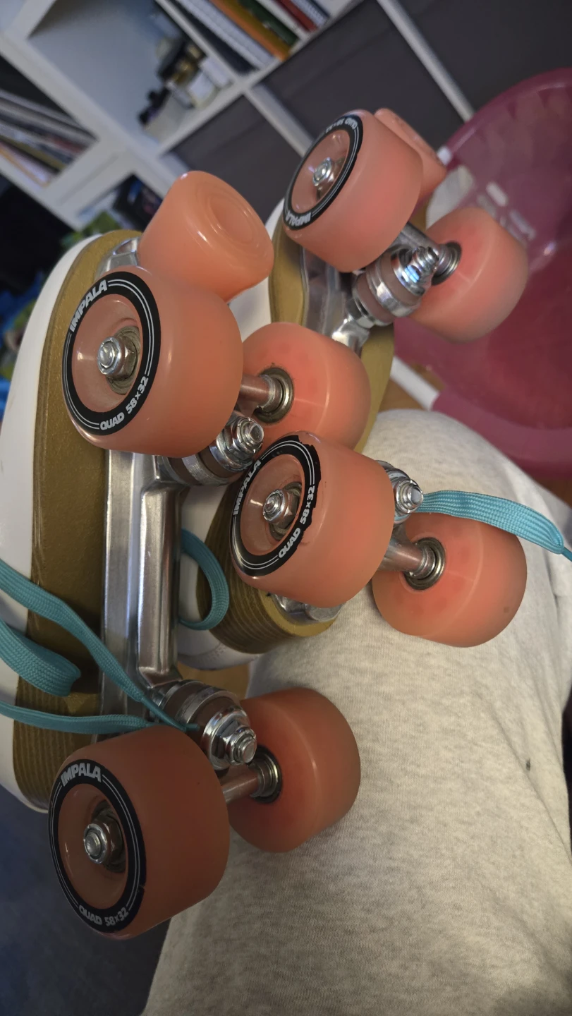 Impala White Quad Roller Skates size 7 - photo 2