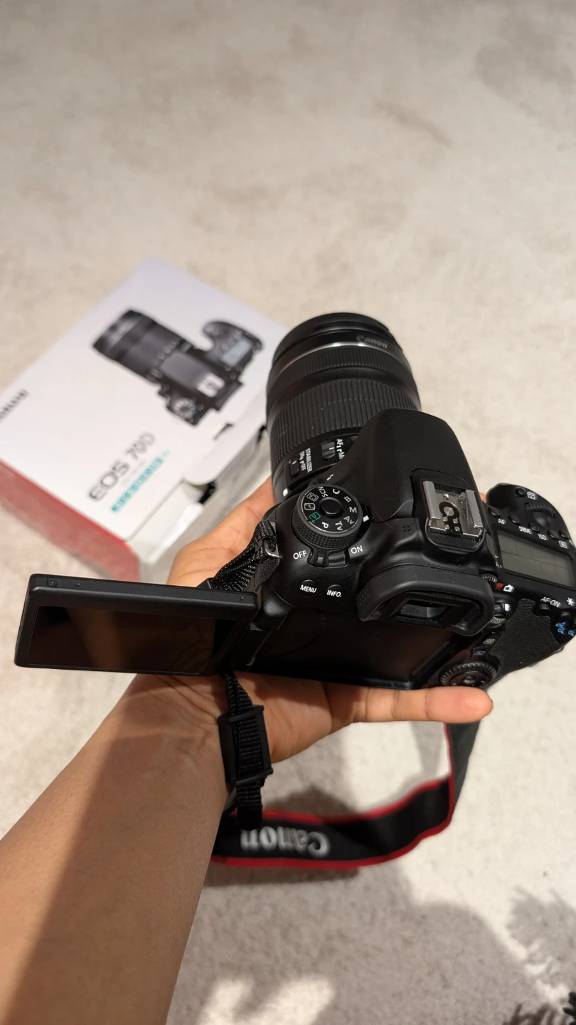 Canon EOS 70D DSLR Camera with 18-135mm STM Lens Kit - photo 2