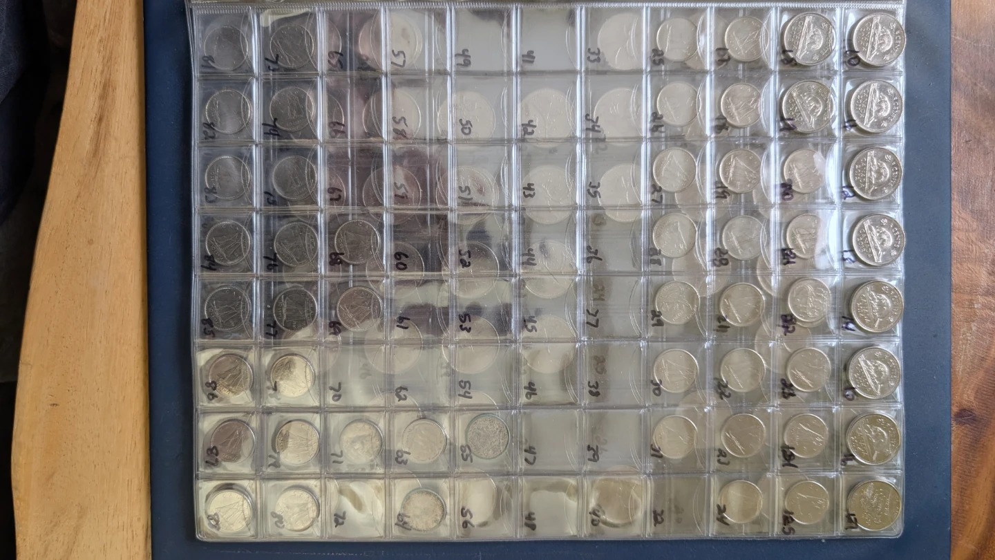 Binder of Collectible Canadian 5¢, 10¢, 25¢ ranging 1922-2013 - photo 3