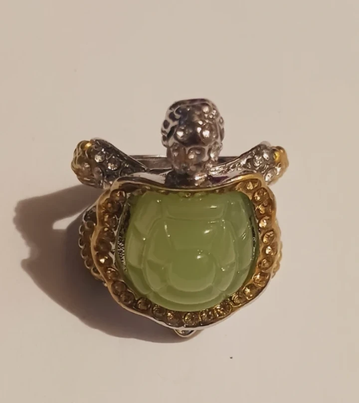 New !! Beautiful Turtle Ring with Green Gemstone. 9. - photo 2