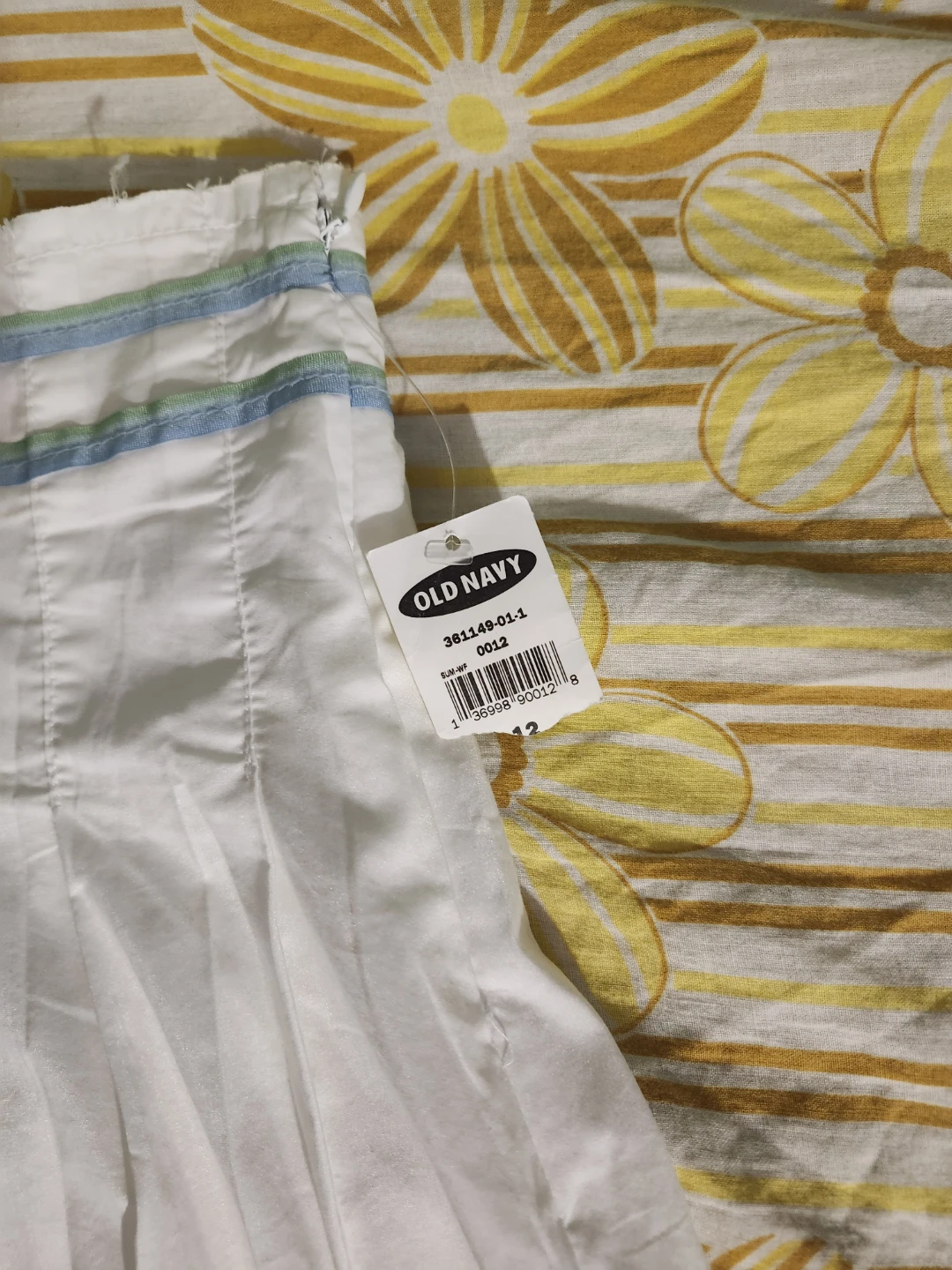 NWT Old Navy White pleated skirt with blue ribbon detail - photo 4