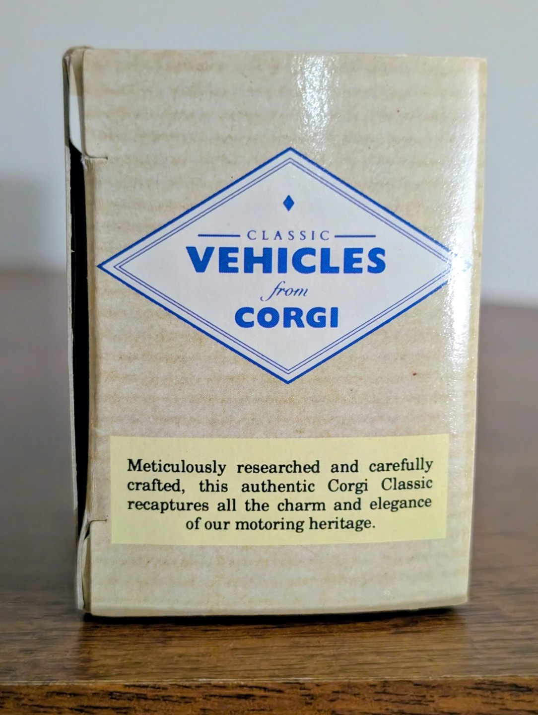 Corgi Morris Minor Traveller Diecast Model Car - 1/43 scale - photo 4